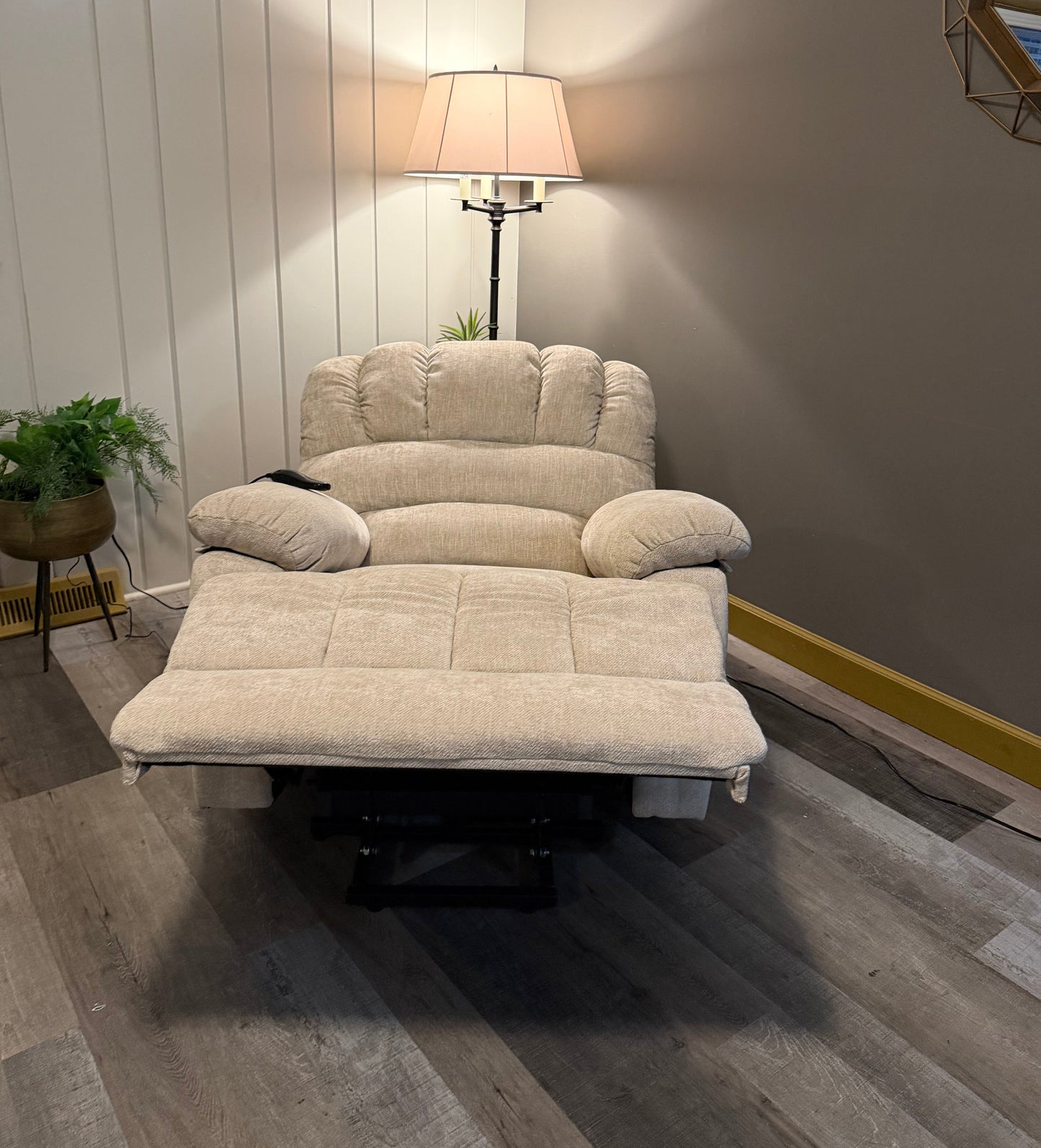 Power Lift Recliner with 8-Point Vibration Massage and Heating, USB & Type-C Ports, Chenille Beige