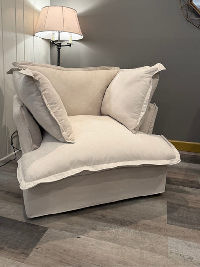 ERA Signature™ UltraCloud Lounge Chair