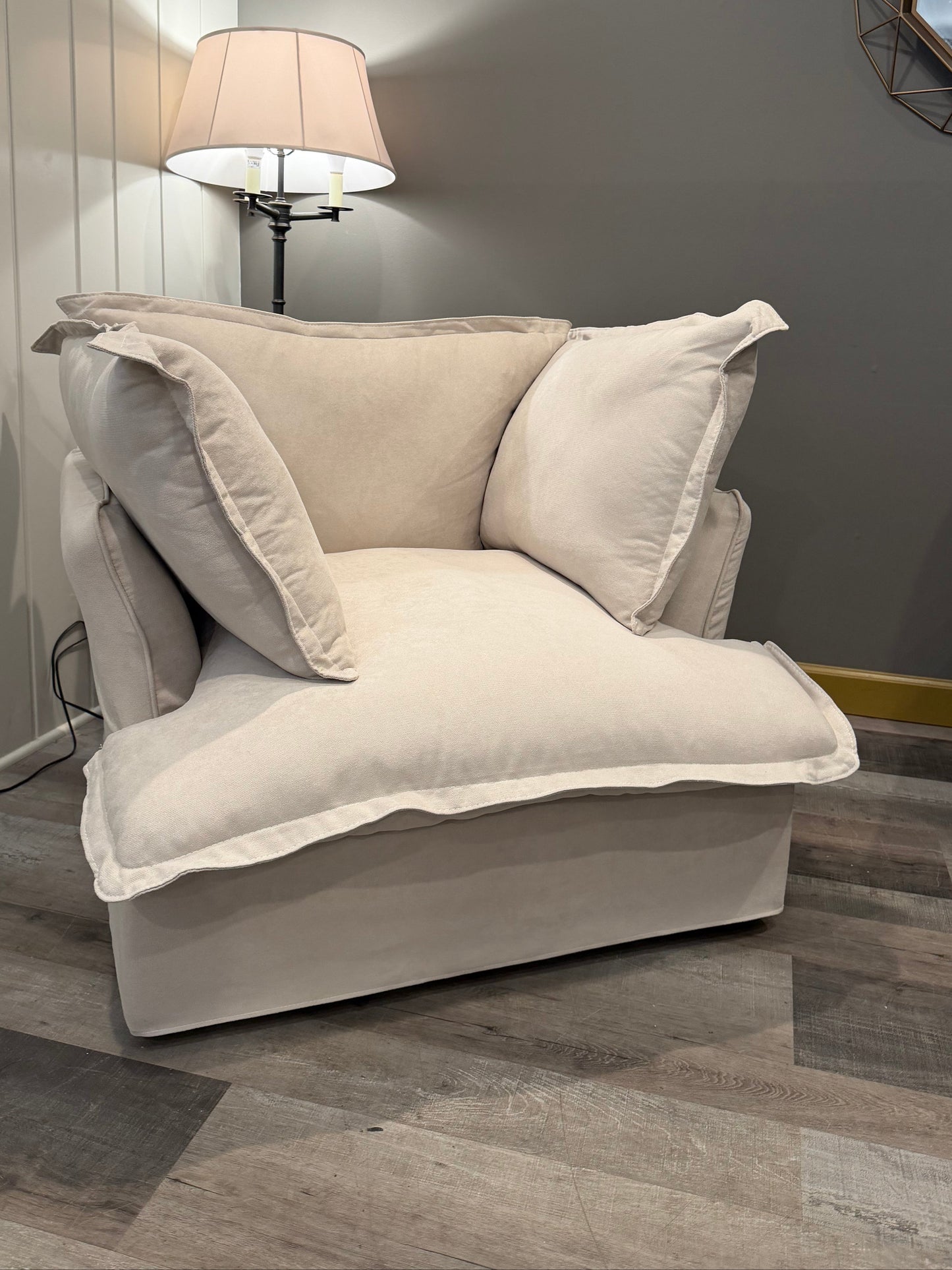 ERA Signature™ UltraCloud Lounge Chair